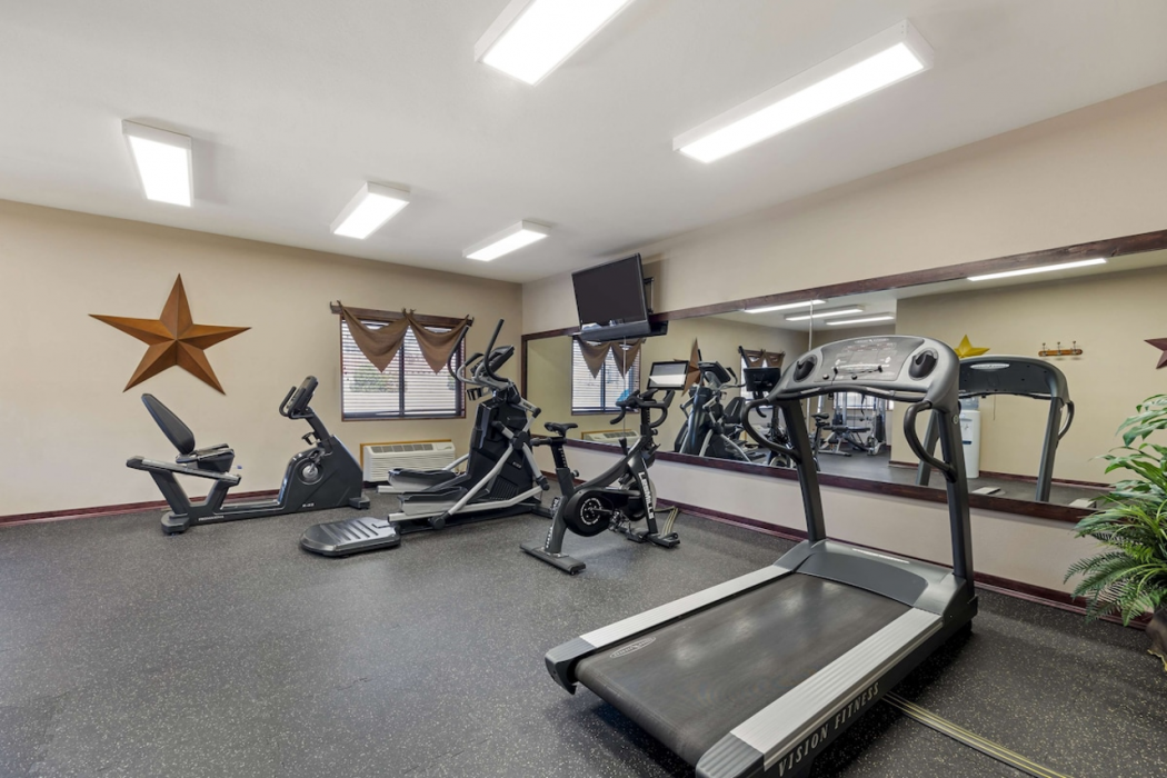 Best Western Plus Country Inn & Suites 22/35