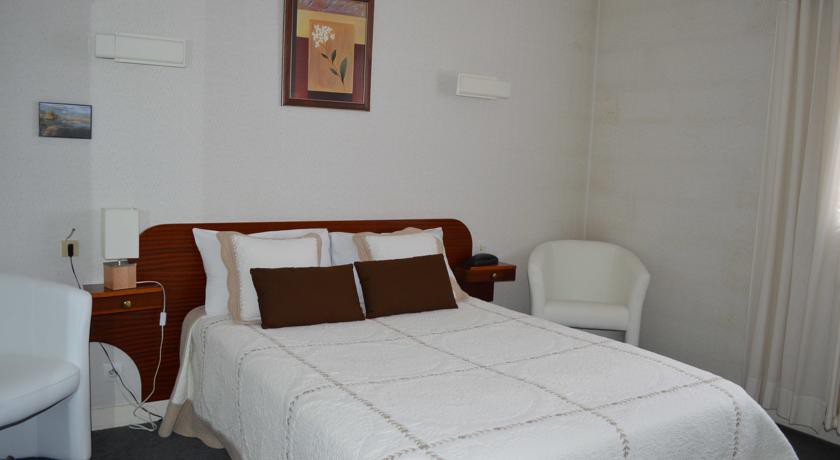 HOTEL CHRISTINA 8/57