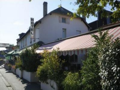 LOGIS AUBERGE DES VIEUX CHENES 1/25