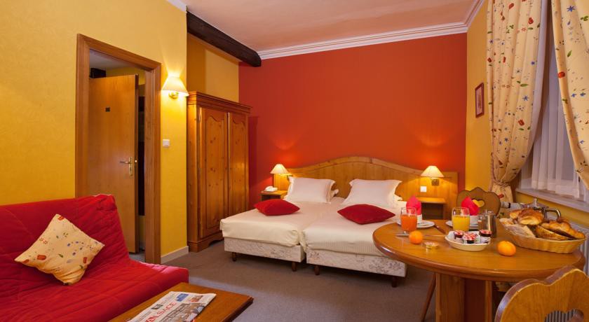 HOTEL DE LA TOUR 14/67