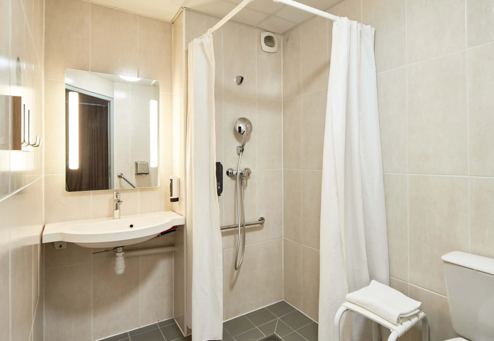 B&B Hotel Maurepas 11/25