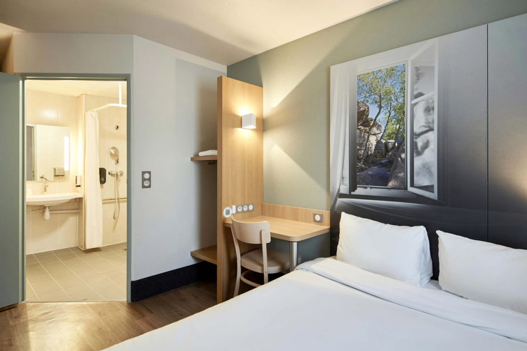 B&B Hotel Maurepas 10/25