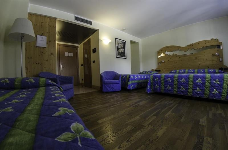 HOTEL RIVE 27/75