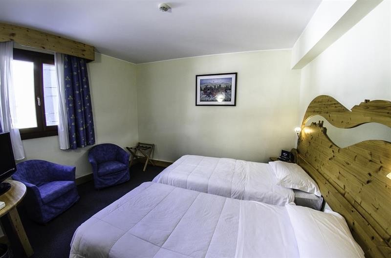 HOTEL RIVE 29/75