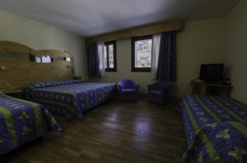 HOTEL RIVE 19/75