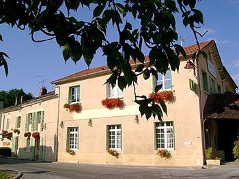 HOTEL DU LION D'OR 1/51