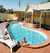 Clifton Motel & Grittleton Lodge (ex The Clifton) 15/25