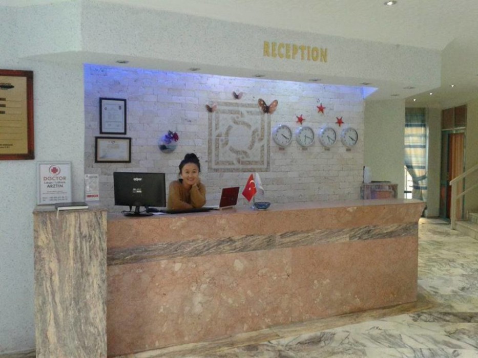 LA VELLA HOTEL 4/9