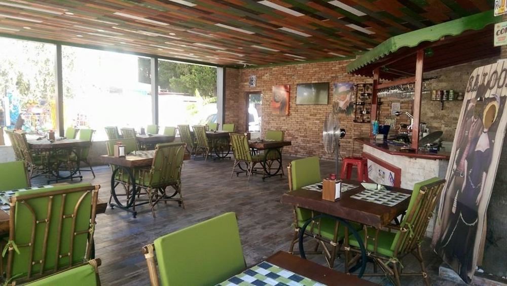 LA VELLA HOTEL 6/9