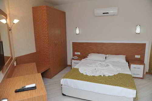 A Hotel Side 12/54