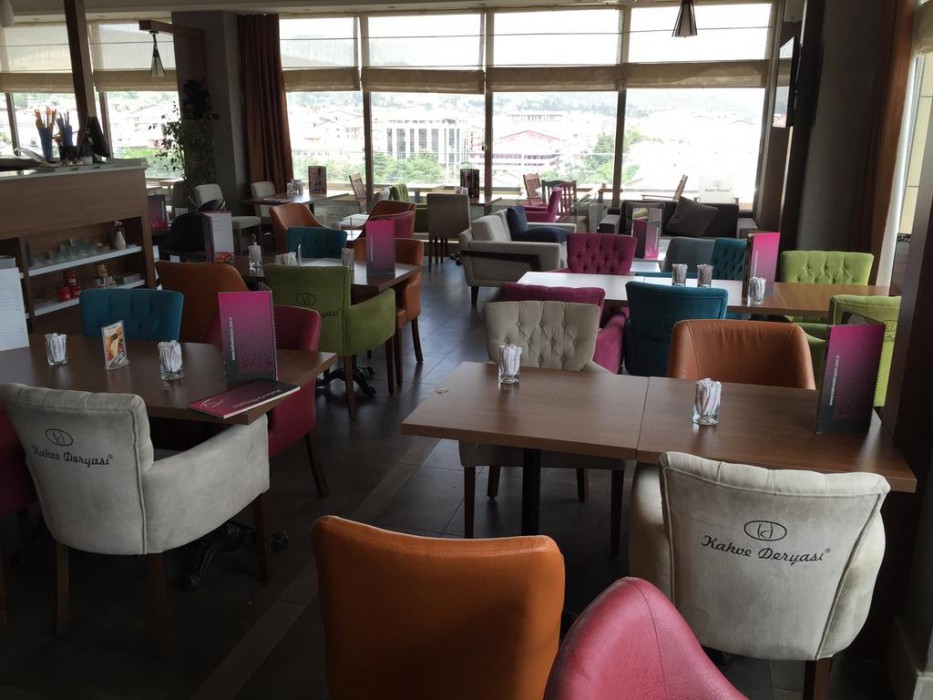 THE CRATER HOTEL 16/24