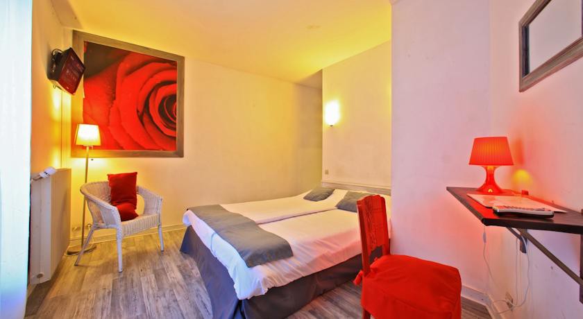 HOTEL DU CHATEAU 7/21