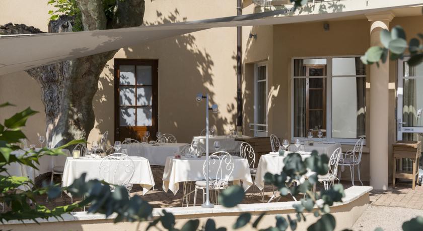AUBERGE DE CLOCHEMERLE 22/54