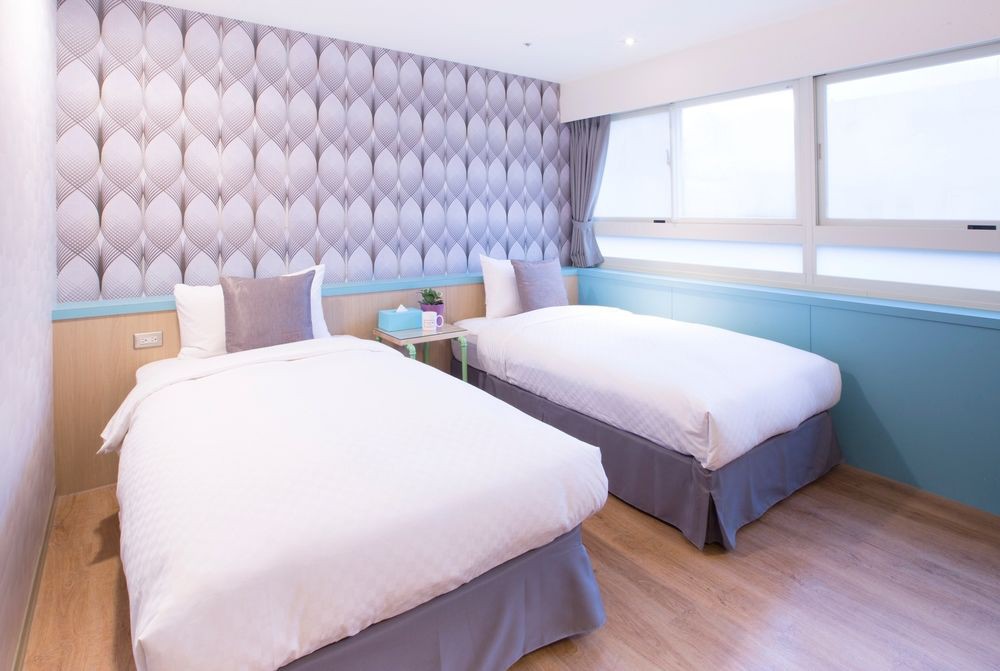 DELUXE TWIN ROOM (WITH WINDOW)