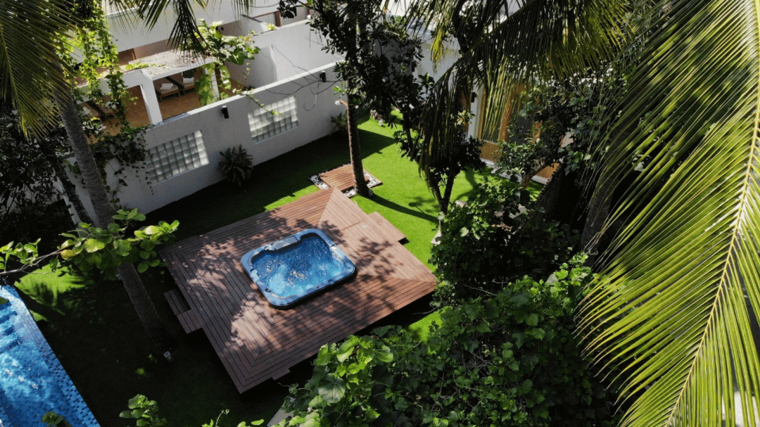 Cocoon Maldives 161/204