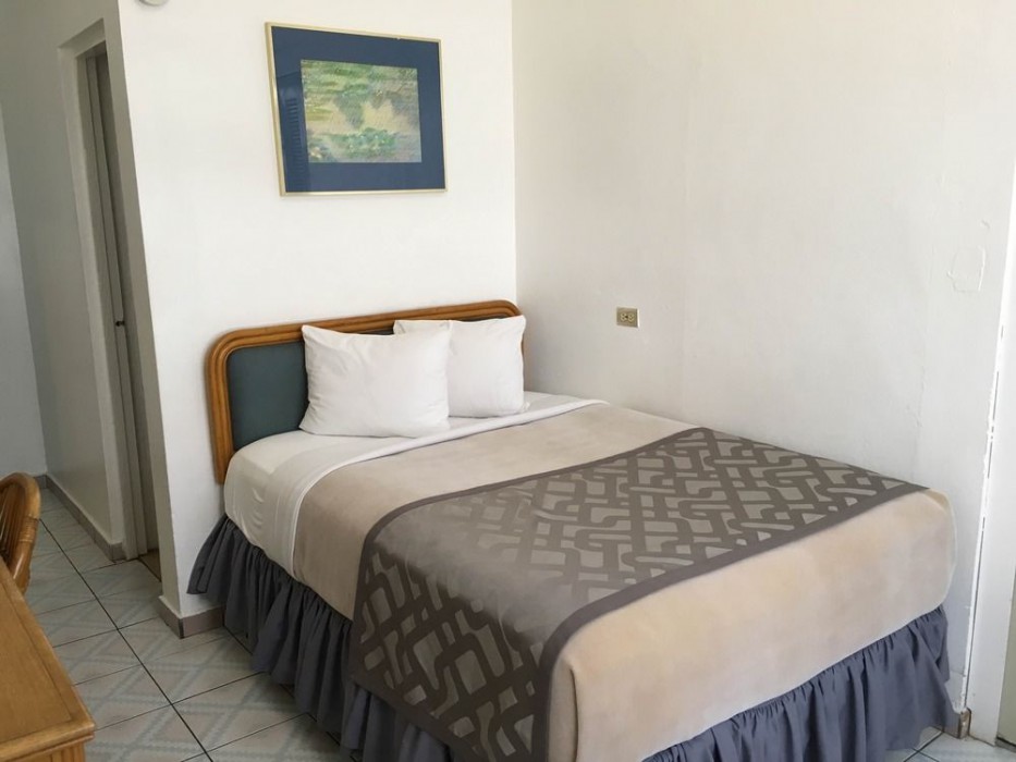 BORINQUEN BEACH INN 12/39
