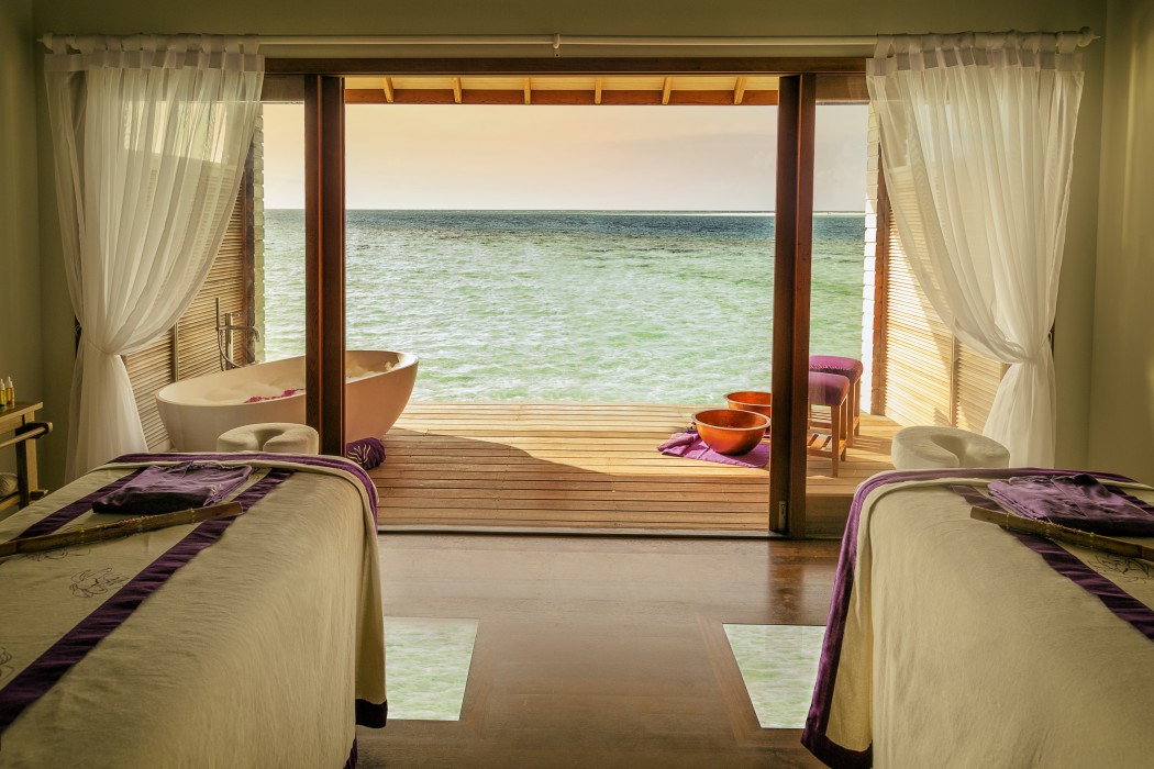 HURAWALHI ISLAND RESORT MALDIVES 29/99