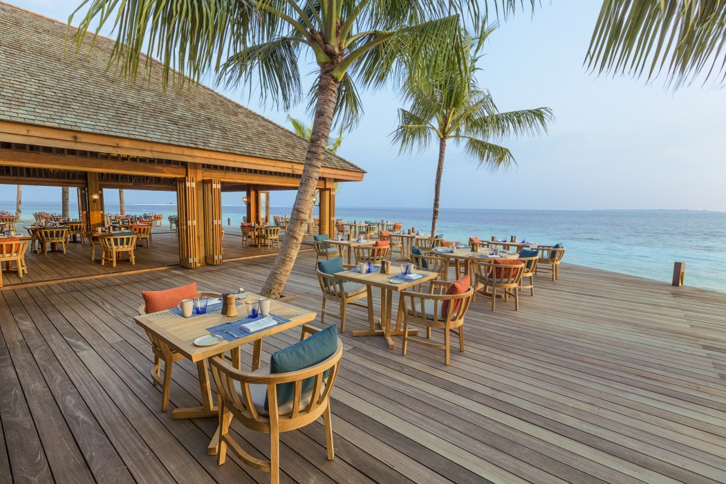 HURAWALHI ISLAND RESORT MALDIVES 17/99