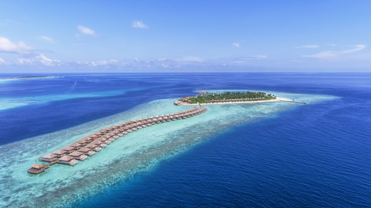 HURAWALHI ISLAND RESORT MALDIVES 6/99