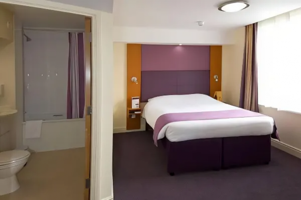 Premier Inn Horsham 9/24