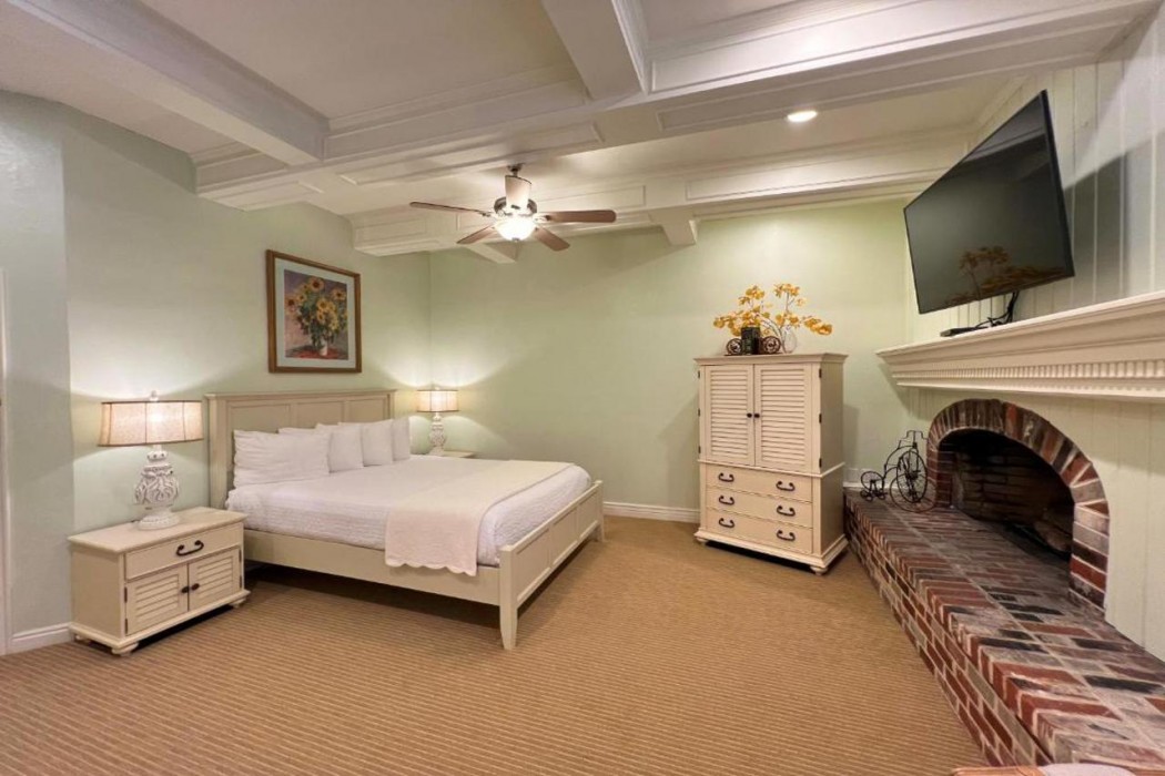 Best Western Grandma's Feather Bed 13/44