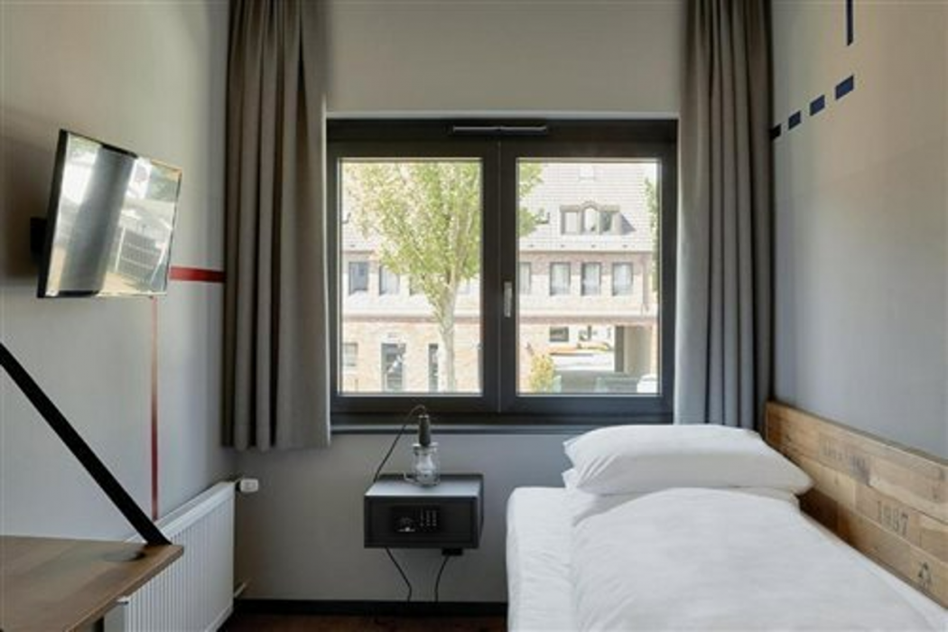 Kroger By Underdog Hotels 6/52