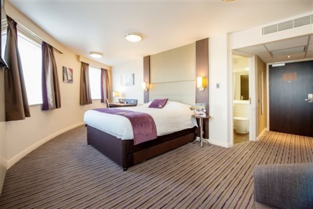 Premier Inn Cambridge East Newmarket Road 12/45