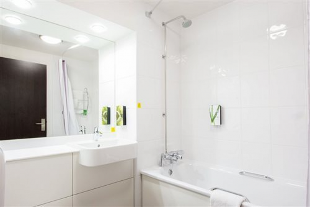 Premier Inn Cambridge East Newmarket Road 9/45