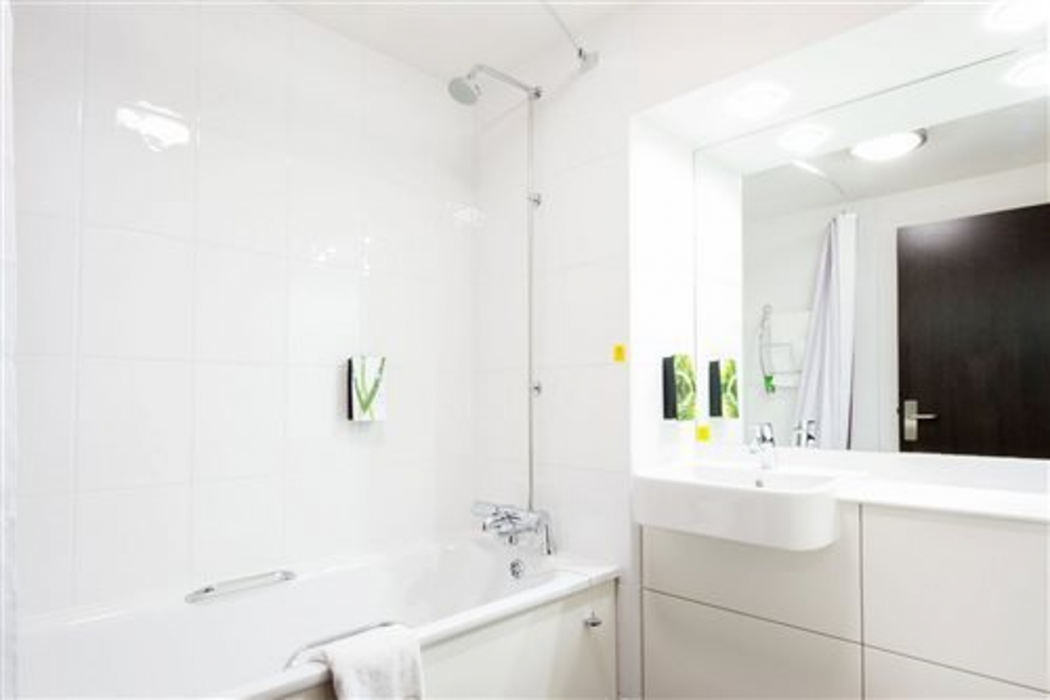 Premier Inn Cambridge East Newmarket Road 8/45