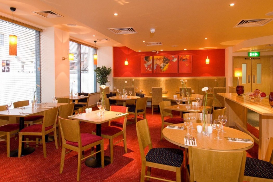 Premier Inn Chester (Railway Station) 18/42