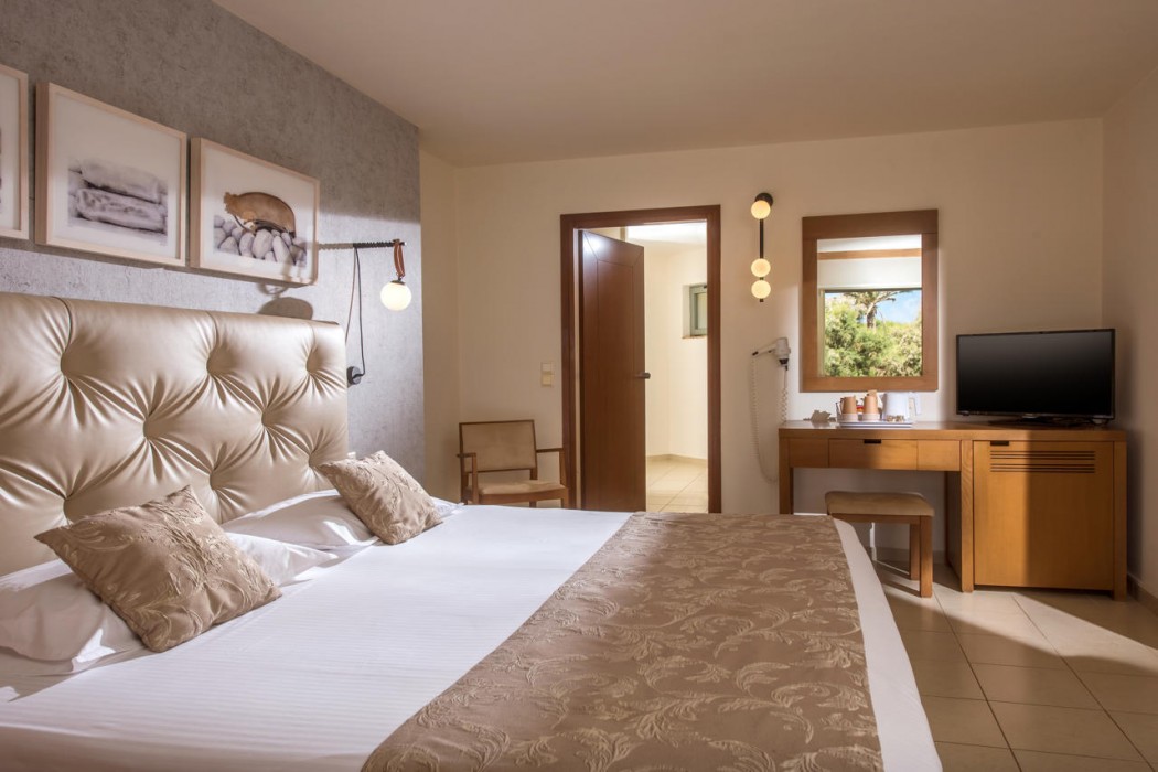 Bella Beach Hotel 13/70