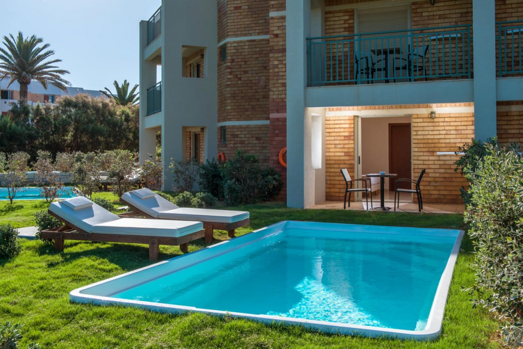 Bella Beach Hotel 44/70