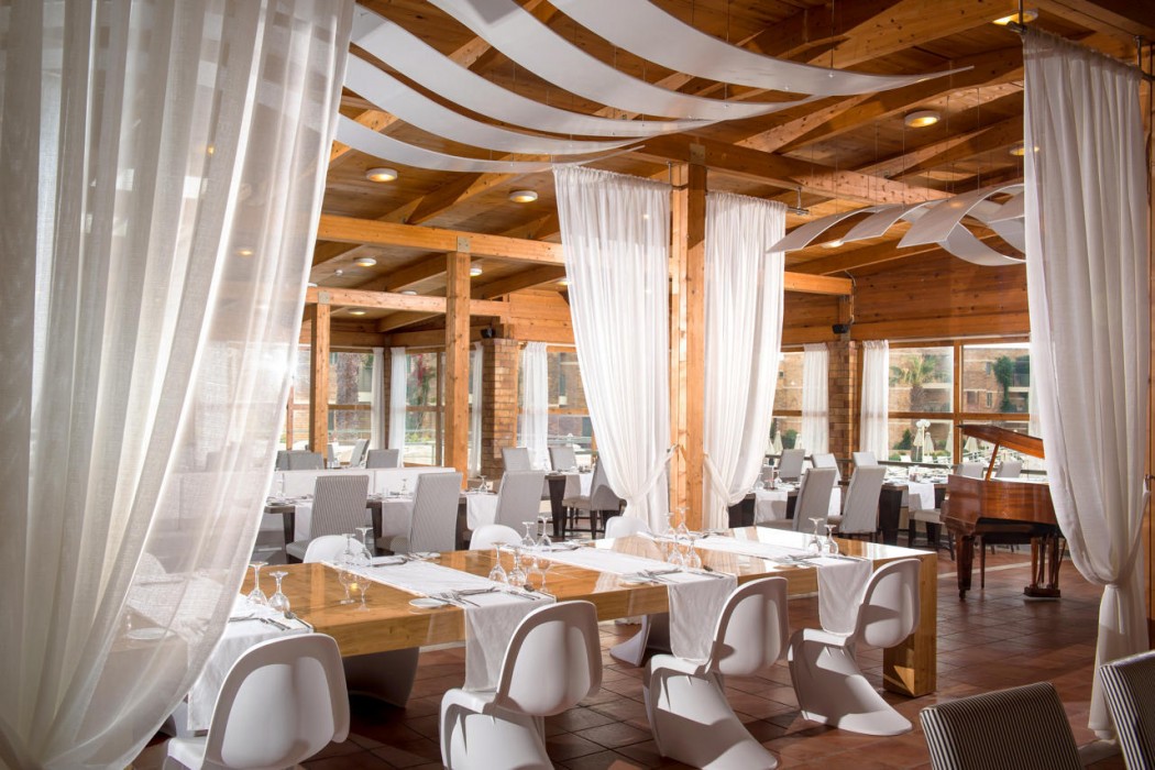 Bella Beach Hotel 35/70