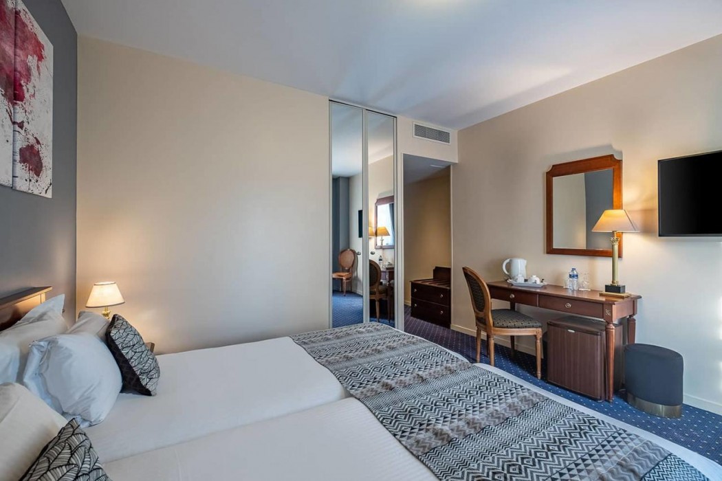 Room at Amiral Hotel, PARIS