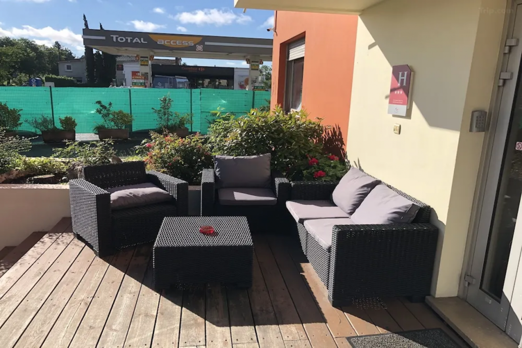 Adonis Lyon Est Hotel Artys 20/40