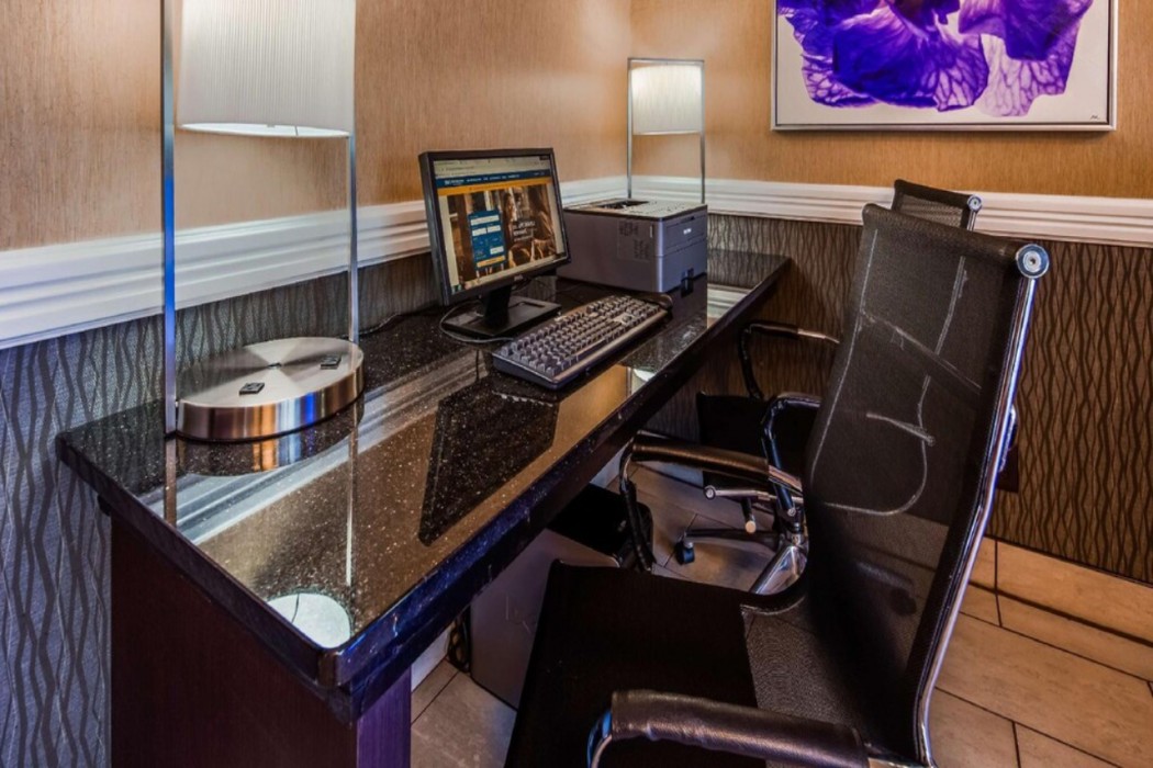 Spark by Hilton Eden Prairie 12/23