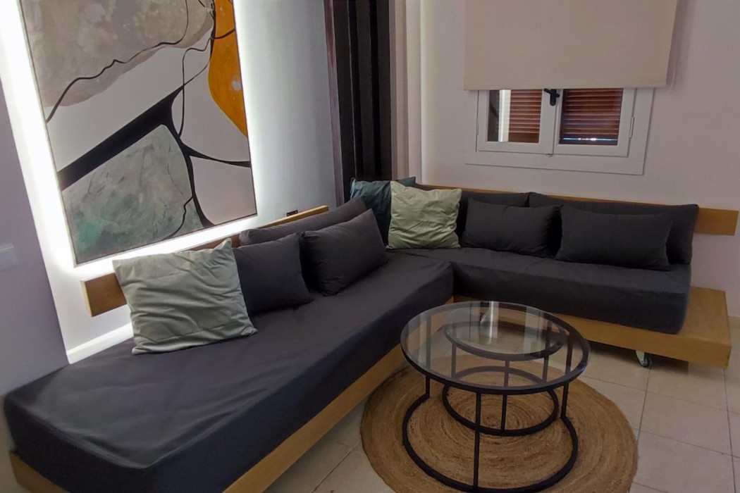 NIKI APARTMENTS 13/66