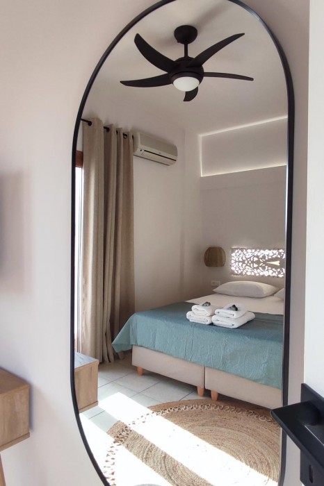 NIKI APARTMENTS 25/66