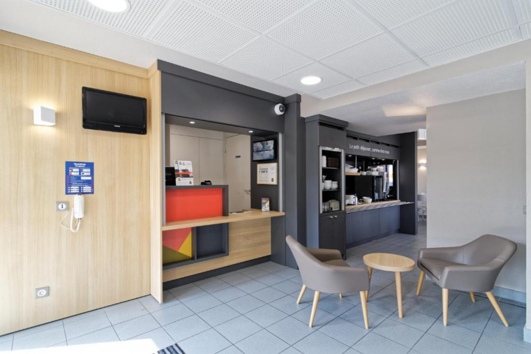 Lobby at B&B Hotel Chateauroux Aeroport, DEOLS