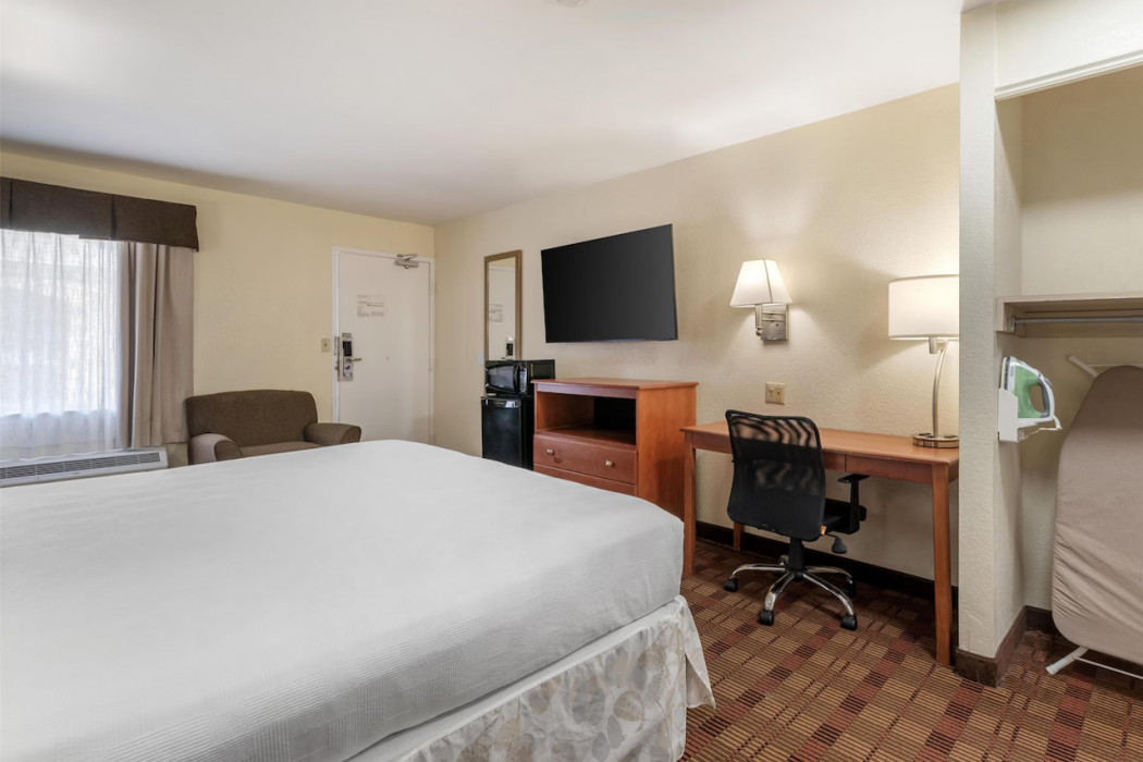 Surestay By Best Western East Brunswick 19/38