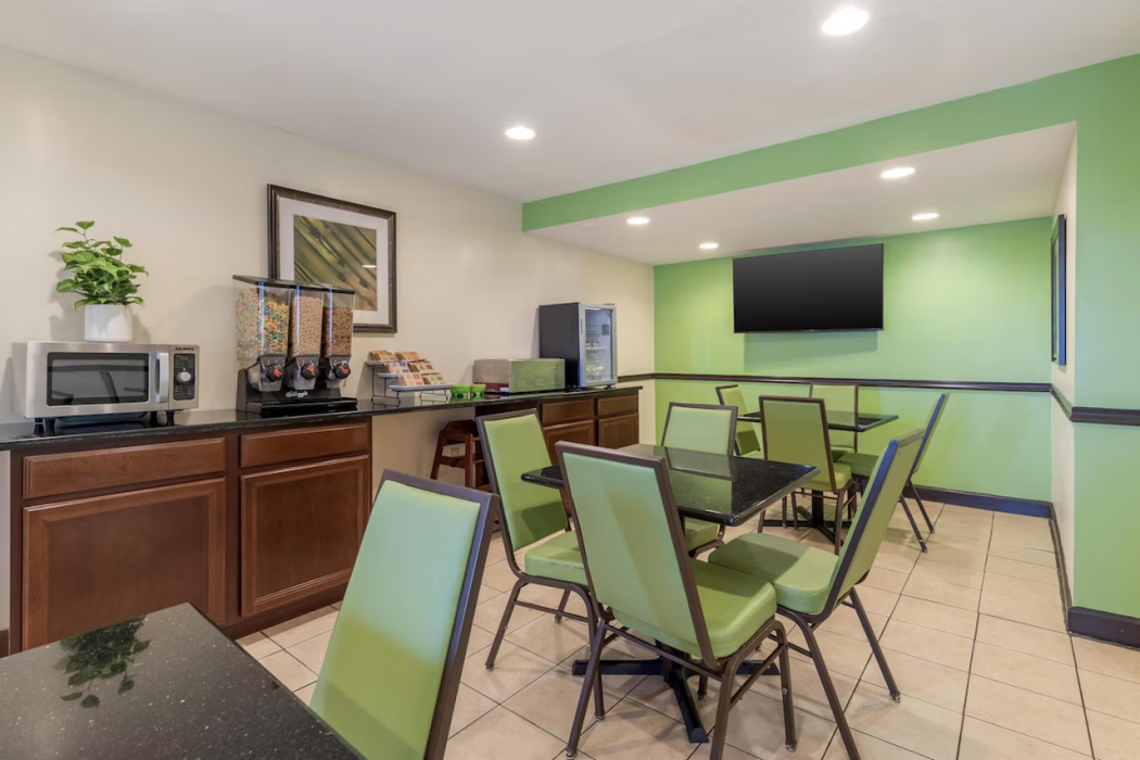 Surestay By Best Western East Brunswick 30/38