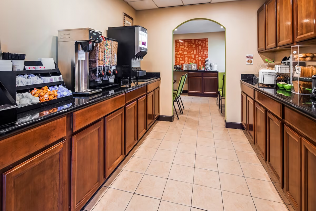 Surestay By Best Western East Brunswick 27/38