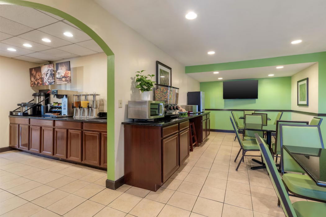 Surestay By Best Western East Brunswick 28/38