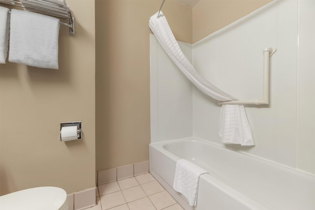 Surestay By Best Western East Brunswick 25/38