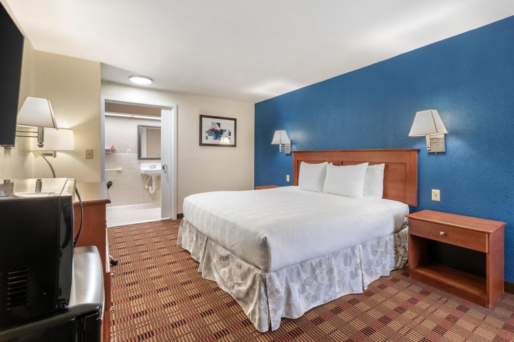 Surestay By Best Western East Brunswick 13/38