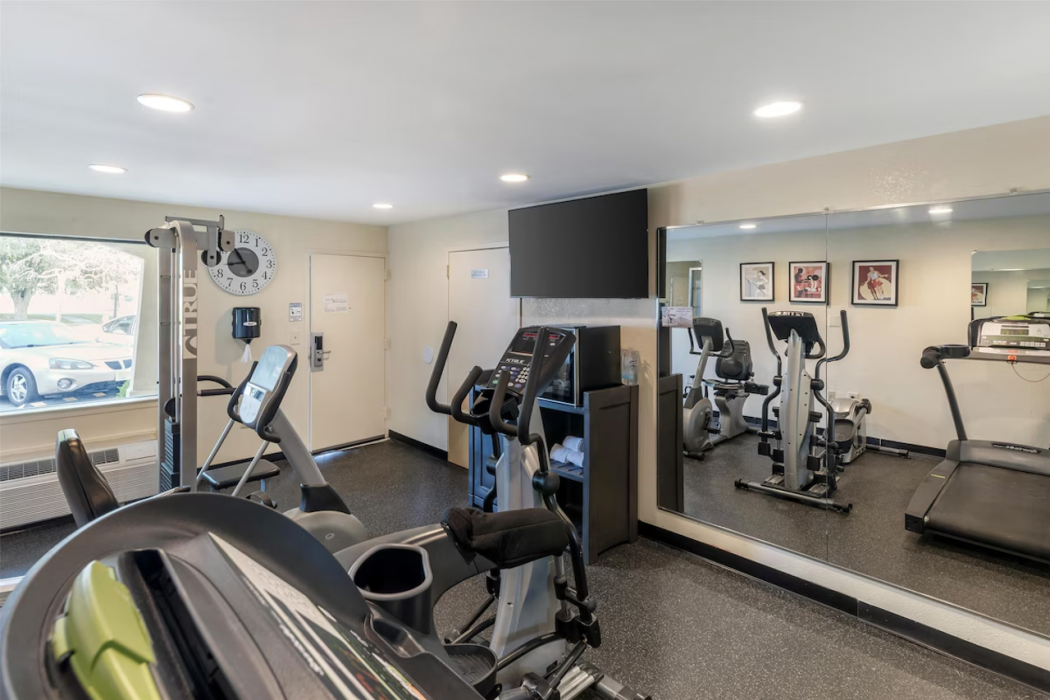 Surestay By Best Western East Brunswick 32/38