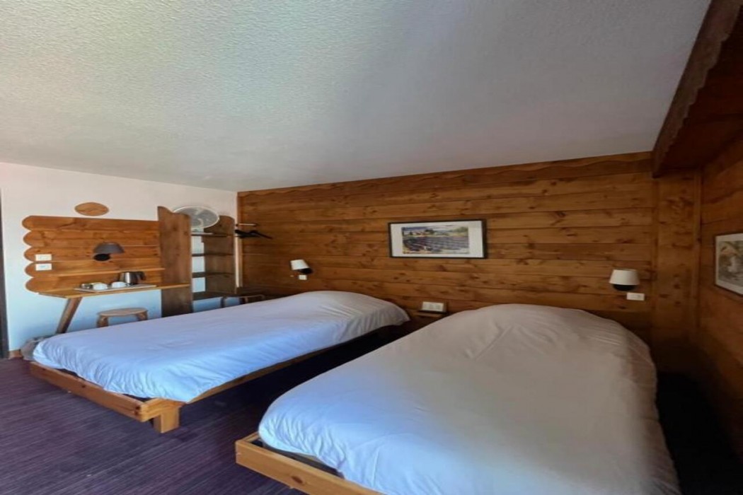 Room at Cit Hotel Le Montreal, CHALONS-EN-CHAMPAGNE