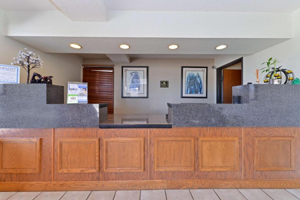 Executive Plus Inn and Suites 1/20
