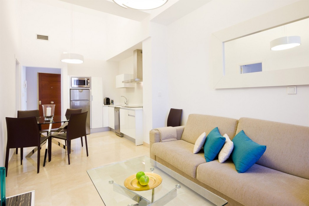 Habitat Suites Gran Via 17 15/65