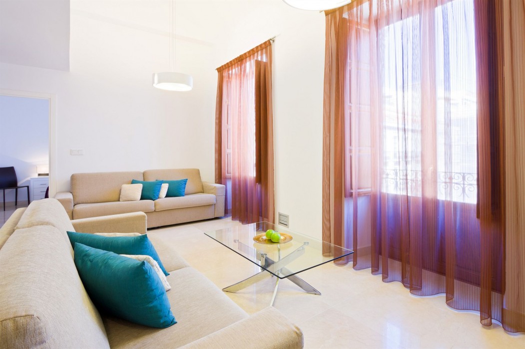 Habitat Suites Gran Via 17 18/65